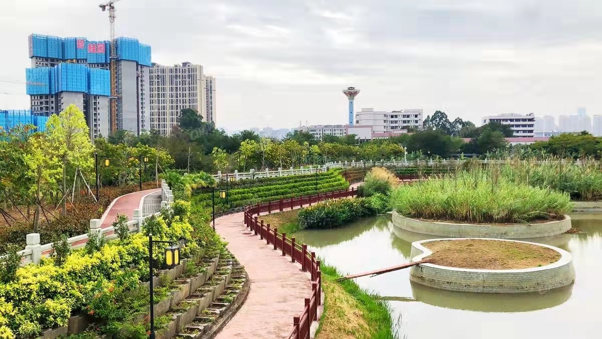 碧桂園日昇昌領(lǐng)峰，領(lǐng)峰花園均價(jià)14000元/平