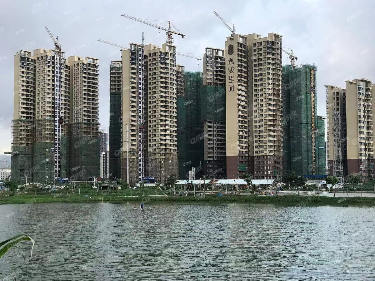 逸駿星園，星光明月花園均價16000元/平