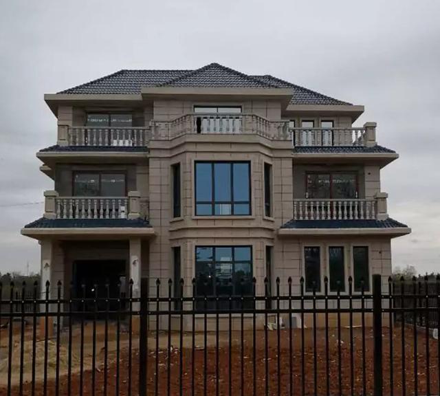 國內鄉村除了江浙滬一帶的農村是佼佼者