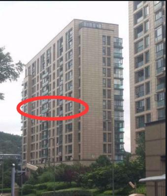 發現整個村子里的民房幾乎都在加蓋