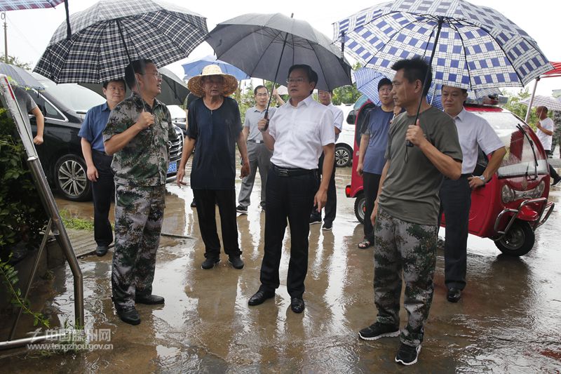 文強(qiáng)插隊(duì)時(shí)投親靠友的親戚家