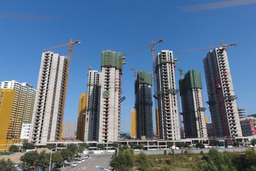 加緊回遷樓房建設